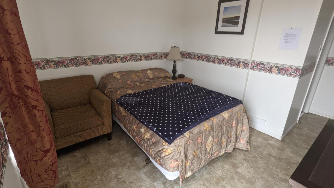 Balgonie Motel Motor Inn Pilot Butte Екстер'єр фото